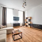 Wooden By Oneapartments דירה *