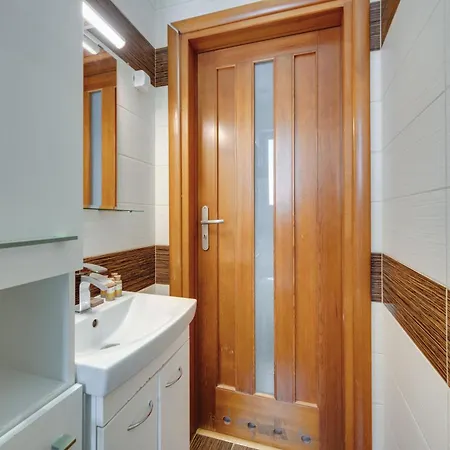 Wooden By Oneapartments Апартаменти *