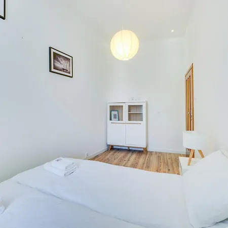Wooden By Oneapartments Lägenhet